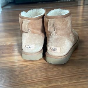 UGG Classic Mini